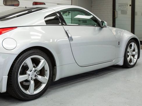 Used 2007 Nissan 350Z Touring w/ Cargo Convenience Pkg image 34