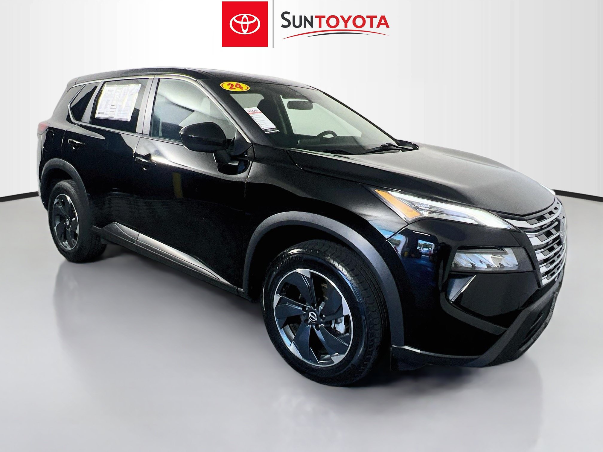 Used 2024 Nissan Rogue SV AWD/4WD image 1