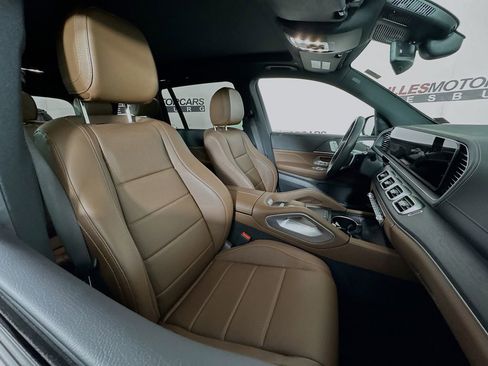 Used 2024 Mercedes-Benz GLS 450 4MATIC image 29