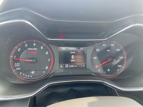 Used 2022 Chevrolet TrailBlazer RS w/ Sun and Liftgate Package AWD/4WD image 22