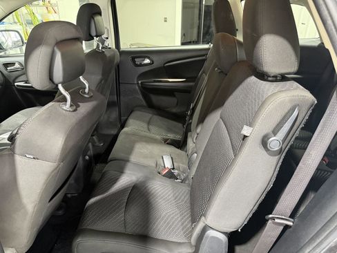 Used 2017 Dodge Journey SE w/ Flexible Seating Group FWD image 23