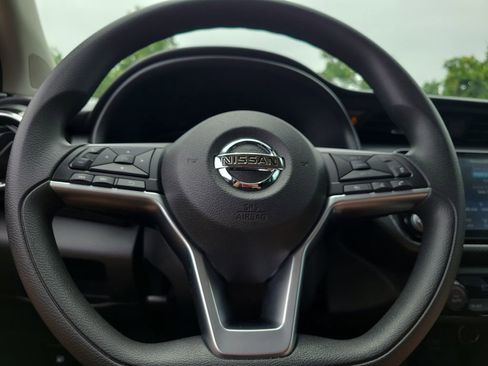 Certified 2021 Nissan Kicks SV FWD image 25