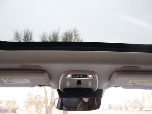 Used 2018 Volvo XC90 T6 Momentum w/ Convenience Package image 30