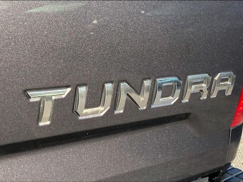Used 2020 Toyota Tundra SR5 w/ SR5 Leather Package RWD image 30