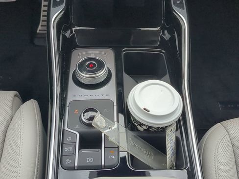 Certified 2024 Kia Sorento SX Prestige w/ Panoramic Sunroof Package image 16