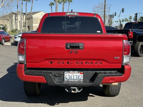 Used 2020 Toyota Tacoma TRD Off-Road w/ Technology Package image 16