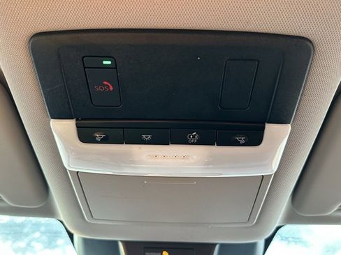 Used 2023 Nissan Rogue SV image 36