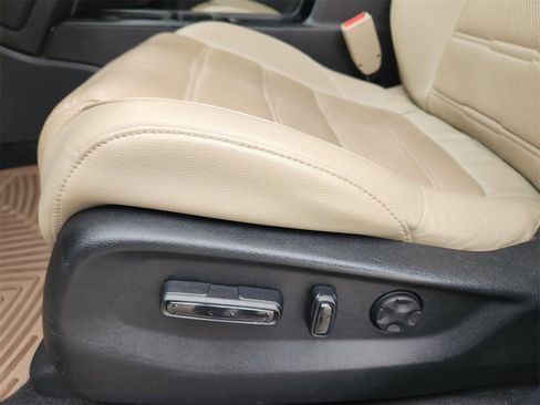 Certified 2017 Honda CR-V Touring image 23