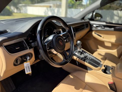 Used 2017 Porsche Macan AWD/4WD image 13