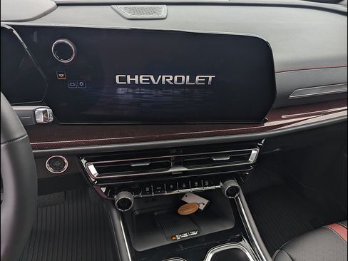 New 2026 Chevrolet Traverse RS w/ LPO, Floor Liner Package AWD/4WD image 24