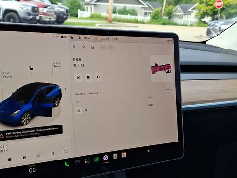 Used 2023 Tesla Model Y AWD image 21