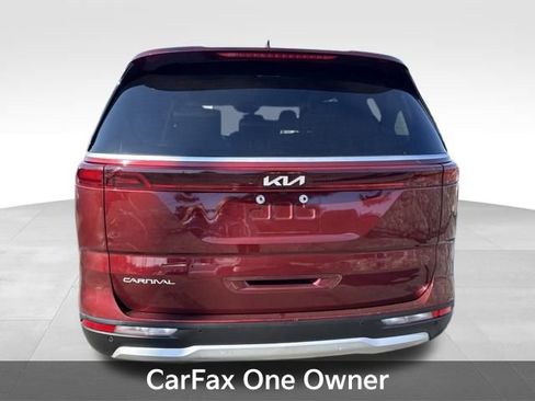 Used 2024 Kia Carnival LX image 6