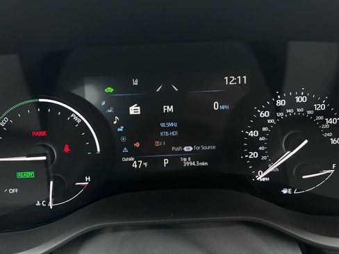 Used 2025 Toyota Sienna XLE image 16