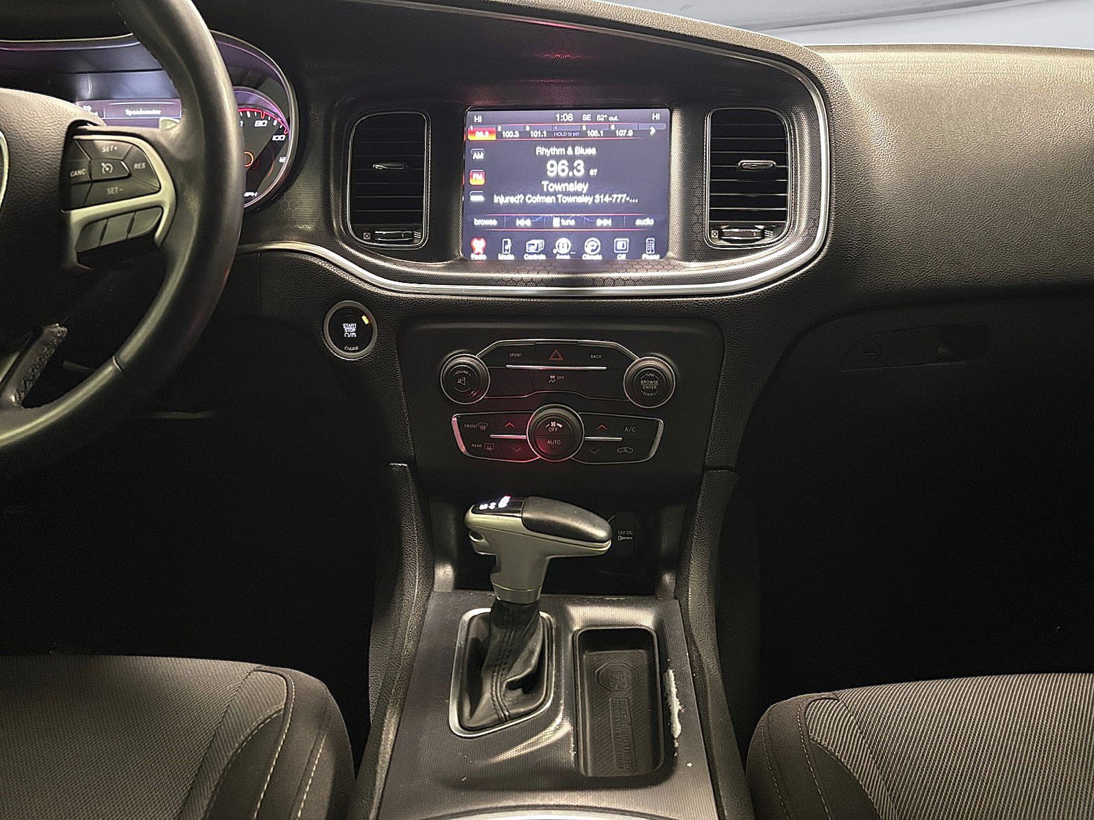 Used 2015 Dodge Charger SXT RWD image 15