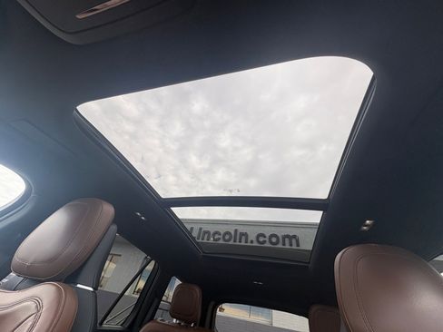 Certified 2021 Lincoln Aviator Reserve w/ Equipment Group 202A image 17