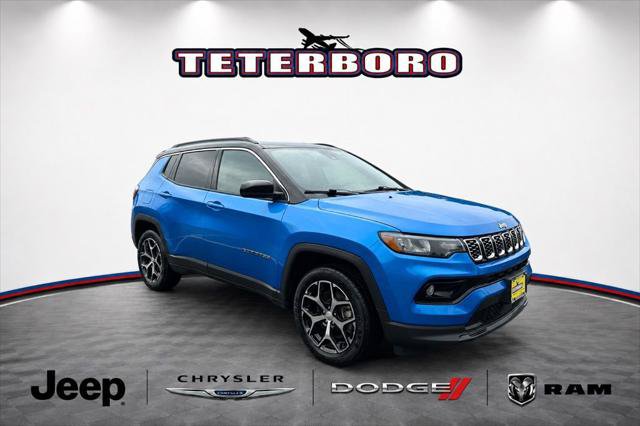 Certified 2024 Jeep Compass Limited AWD/4WD image 1