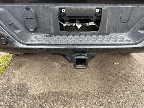 Used 2023 GMC Canyon Denali w/ Denali Black Edition image 12