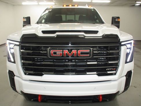 New 2026 GMC Sierra 2500 AT4 w/ AT4 Premium Plus Package AWD/4WD image 2