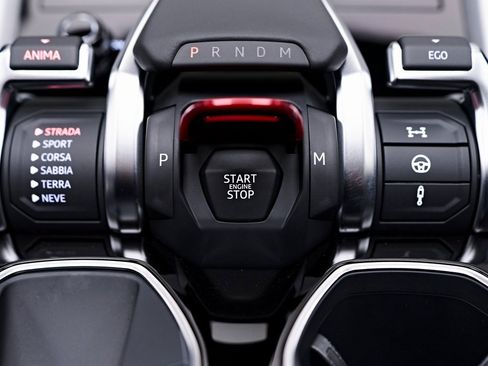 Used 2021 Lamborghini Urus image 72