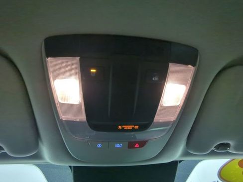 Used 2023 Kia Sorento EX image 25