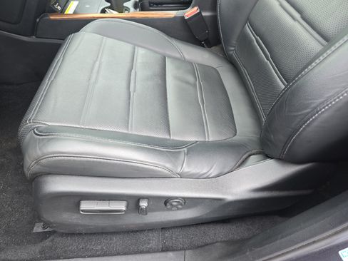 Used 2022 Honda CR-V Touring image 29