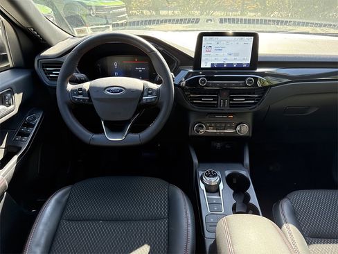 Used 2025 Ford Escape ST-Line image 12