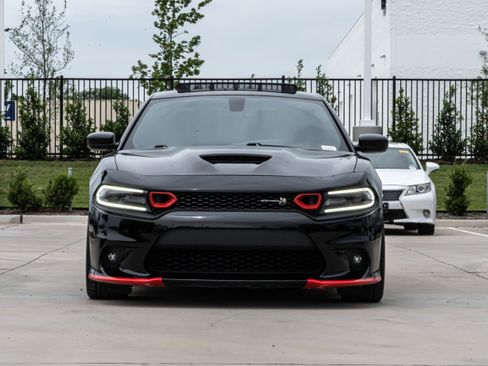 Used 2019 Dodge Charger Scat Pack w/ Plus Group RWD image 3