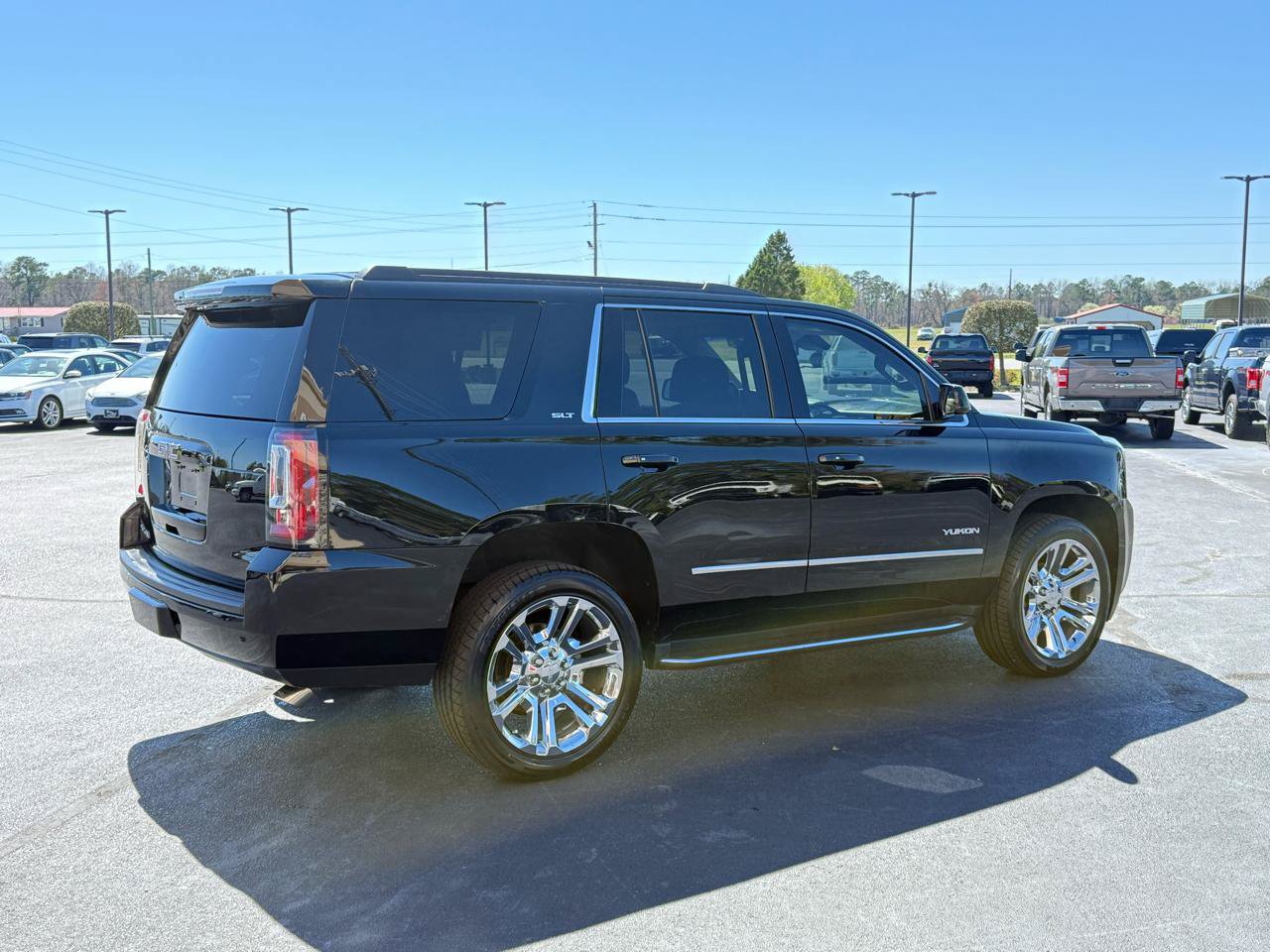 Used 2019 GMC Yukon SLT w/ Premium Edition AWD/4WD image 5