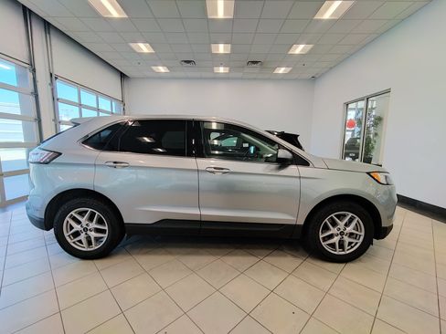 Used 2024 Ford Edge SEL AWD/4WD image 2