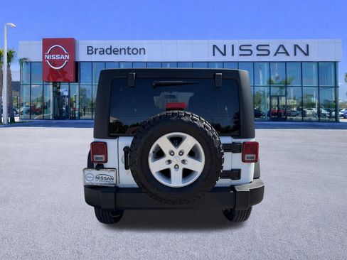 Used 2018 Jeep Wrangler Unlimited Sport S image 6