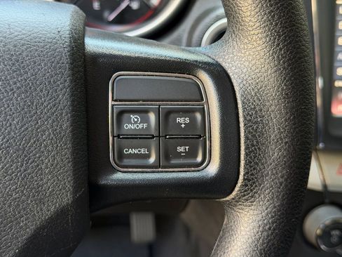 Used 2019 Dodge Journey SE w/ Blacktop Package FWD image 15