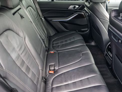 Used 2019 BMW X5 xDrive40i w/ Premium Package image 16