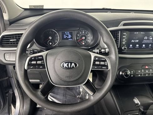 Used 2020 Kia Sorento FWD V6 image 11