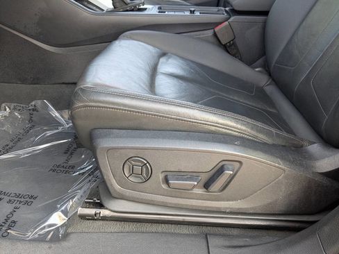 Used 2020 Audi Q3 2.0T Premium image 21