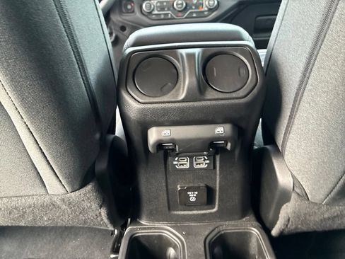 Used 2026 Jeep Wrangler Unlimited Sahara AWD/4WD image 20