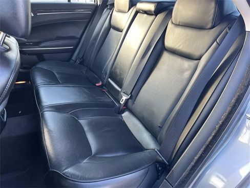 Used 2017 Chrysler 300 C image 19
