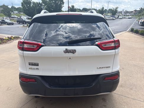 Used 2016 Jeep Cherokee Limited AWD/4WD image 9