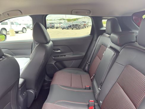 New 2026 Nissan Kicks SR w/ Cold Weather Package image 33