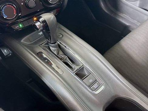 Used 2017 Honda HR-V LX image 16