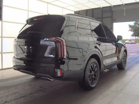Used 2025 Kia Telluride AWD image 4