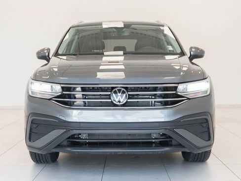 Used 2024 Volkswagen Tiguan SE FWD image 5