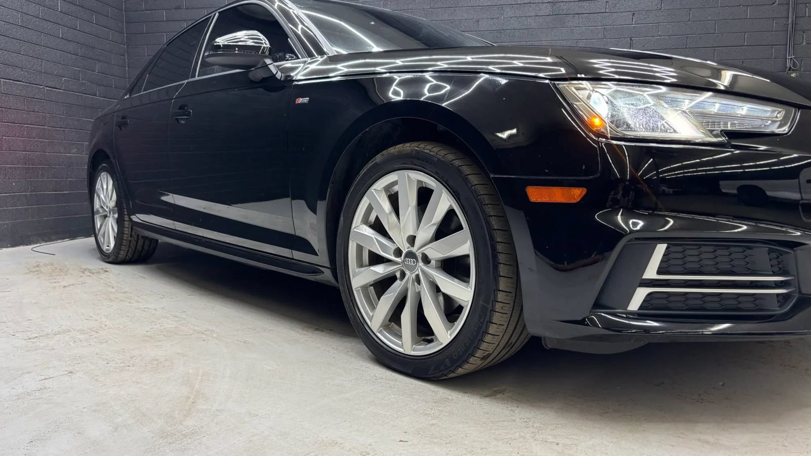 Used 2018 Audi A4 2.0T Ultra Premium w/ 18" Wheel Package FWD image 5