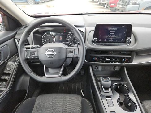 Certified 2025 Nissan Rogue SV image 19
