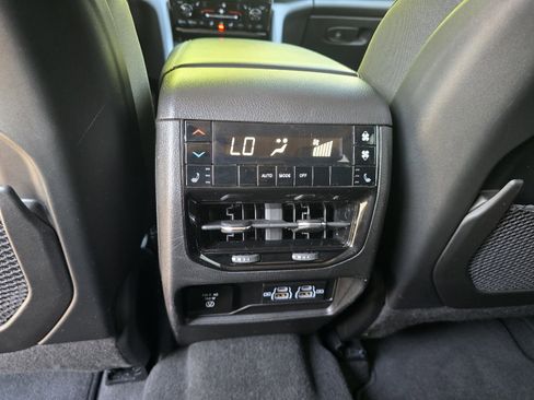 Used 2021 Jeep Grand Cherokee L Limited AWD/4WD image 24