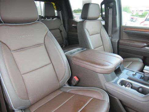 Used 2023 GMC Sierra 1500 Denali w/ Denali Reserve Package AWD/4WD image 9