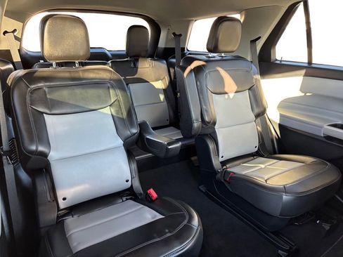 Used 2024 Ford Explorer XLT w/ Equipment Group 202A image 23