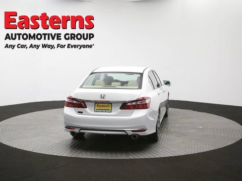 Used 2017 Honda Accord EX-L image 39
