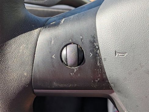 Used 2021 Tesla Model 3 Standard Range Plus image 23