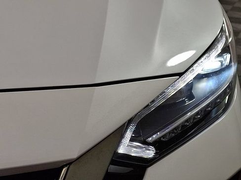 Used 2023 Nissan Sentra SR w/ SR Premium Package FWD image 12