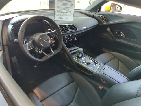 Certified 2023 Audi R8 V10 performance image 33